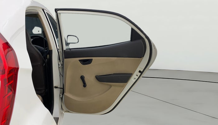 2015 Hyundai Eon ERA +, Petrol, Manual, 1,18,616 km, RHS Rear Door