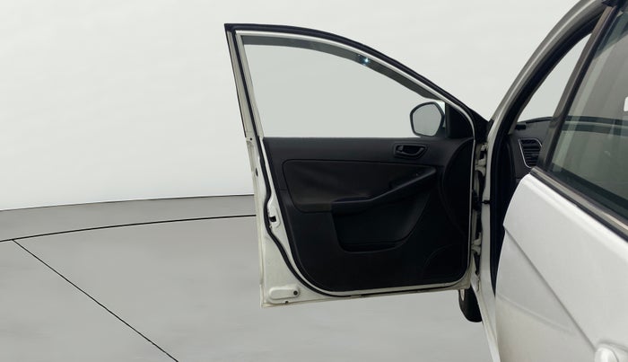 2015 Tata Bolt XMS REVOTRON, Petrol, Manual, 63,768 km, LHS Front Door