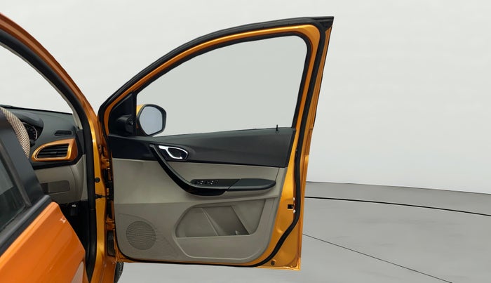 2017 Tata Tiago XZ PETROL, Petrol, Manual, 54,977 km, RHS Front Door