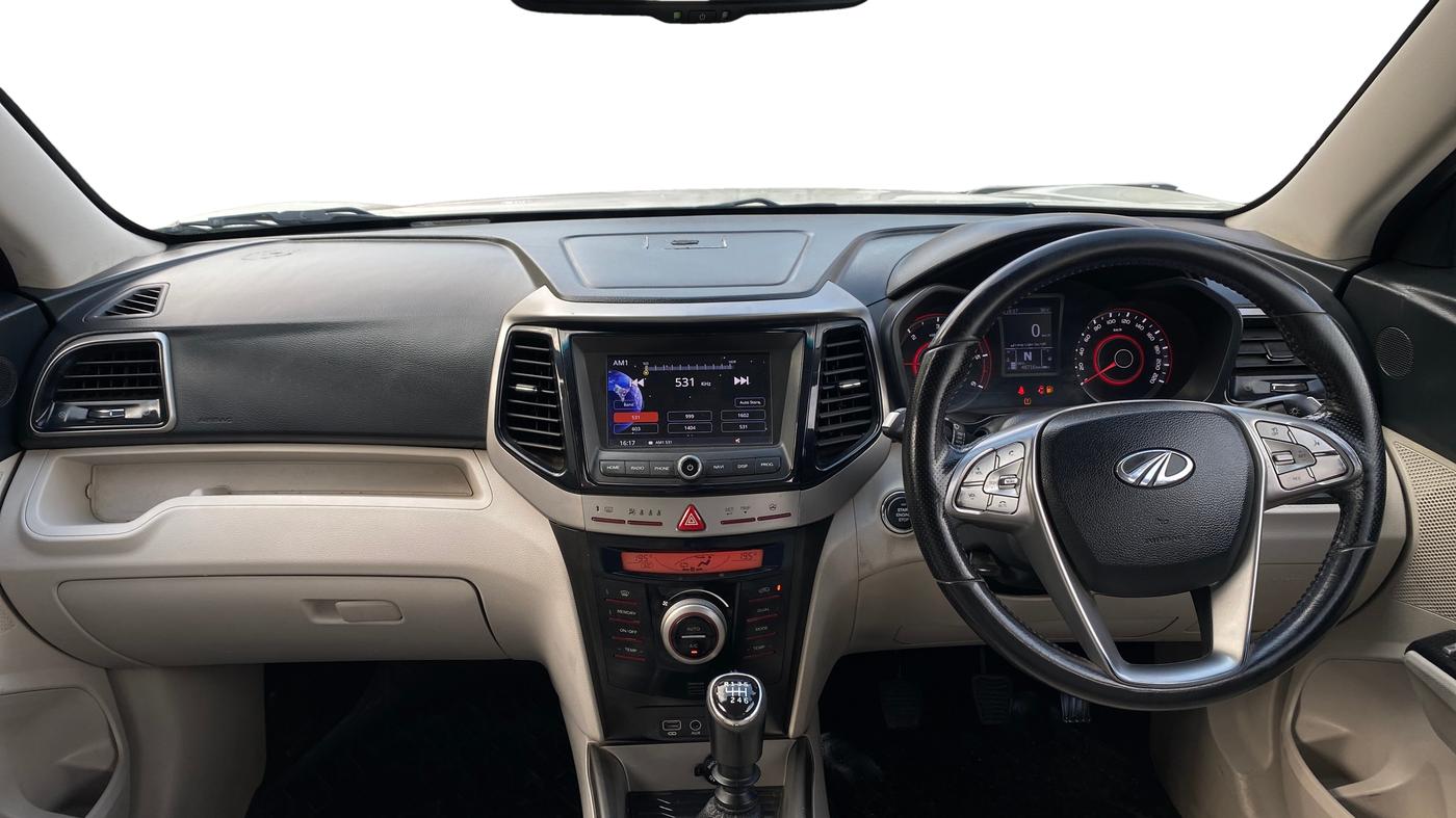 2019 Mahindra XUV300 W8 (O) 1.5 DIESEL, Diesel, Manual, 48,713 km, Dashboard