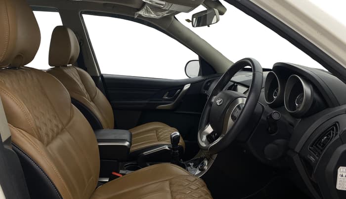 2021 Mahindra XUV500 W11, Diesel, Manual, 84,886 km, Right Side Front Door Cabin