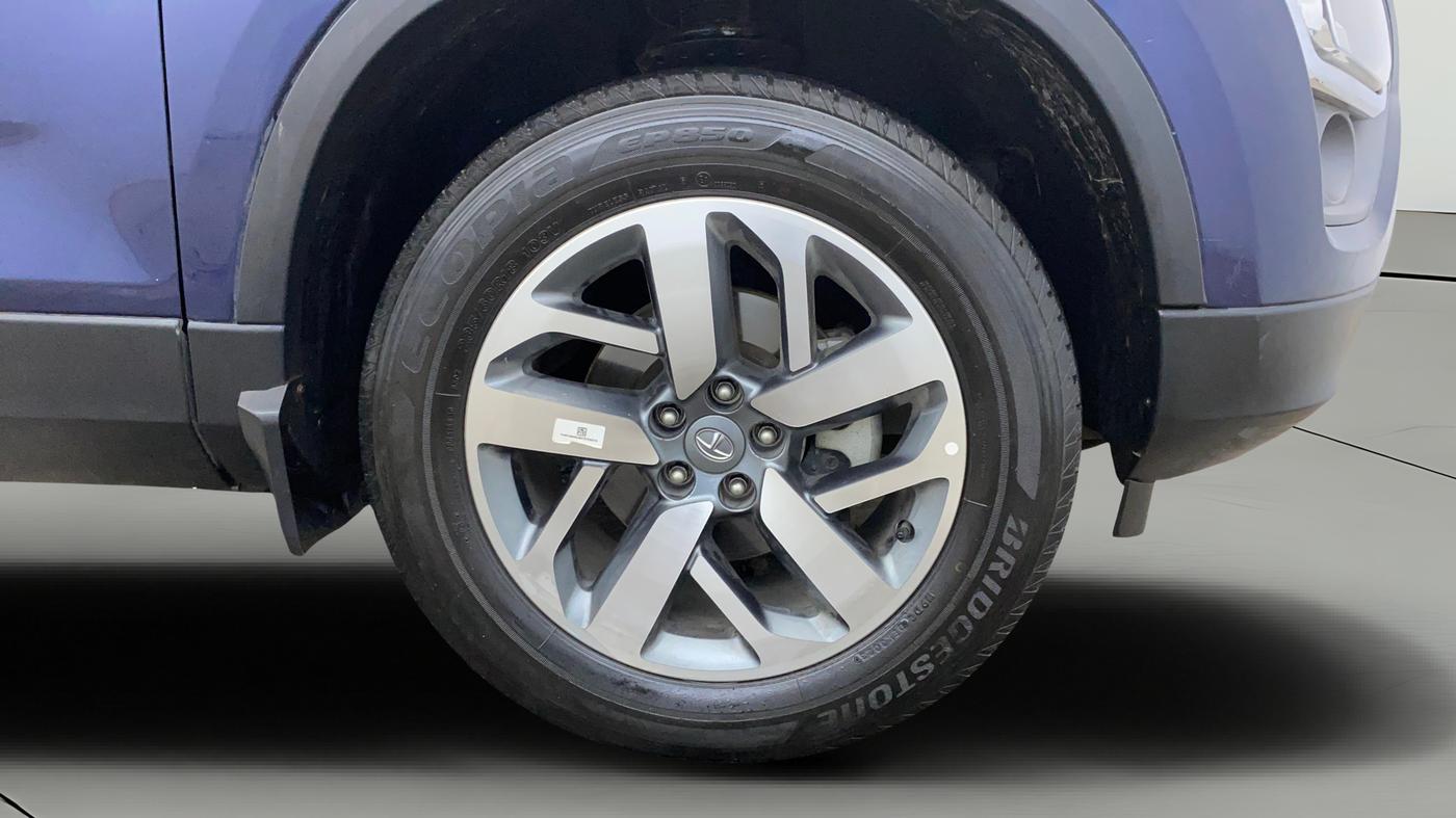 2023 Tata Safari XZA PLUS, Diesel, Automatic, 50,765 km, Right Front Wheel