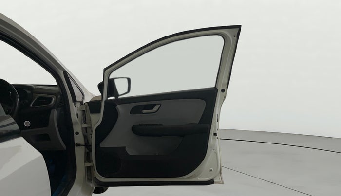 2020 Tata ALTROZ XZ PETROL, Petrol, Manual, 85,433 km, RHS Front Door