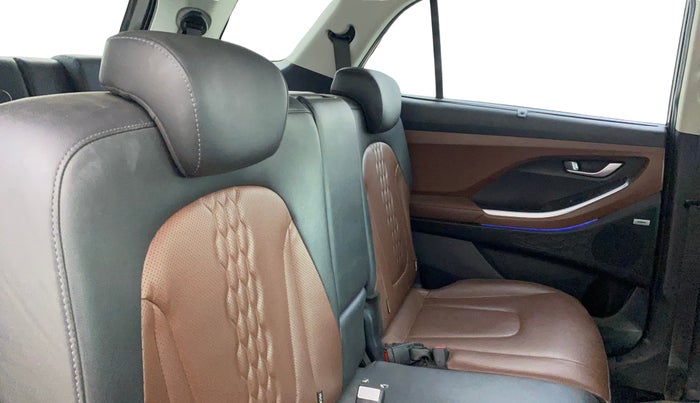 2022 Hyundai ALCAZAR 2.0 SIGNATURE (O) AT 7STR, Petrol, Automatic, 39,464 km, Right Side Rear Door Cabin