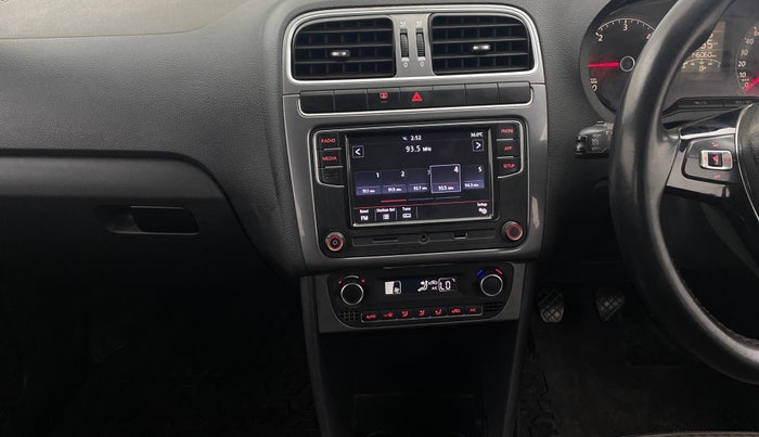 2018 Volkswagen Polo HIGHLINE PLUS 1.5 16 ALLOY, Diesel, Manual, 1,46,052 km, Air Conditioner