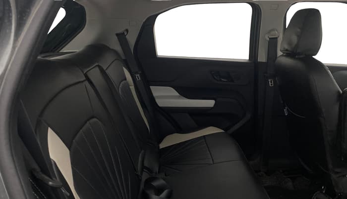 2024 Tata PUNCH ACCOMPLISHED DAZZLE SUNROOF CNG MT, CNG, Manual, 14,692 km, Right Side Rear Door Cabin