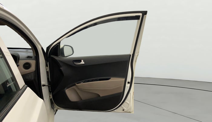 2016 Hyundai Grand i10 SPORTZ 1.2 KAPPA VTVT, CNG, Manual, 89,067 km, RHS Front Door