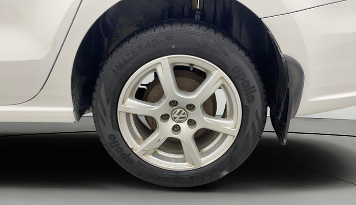 2013 Volkswagen Vento HIGHLINE 1.6 MPI, Petrol, Manual, 1,08,521 km, Left Rear Wheel