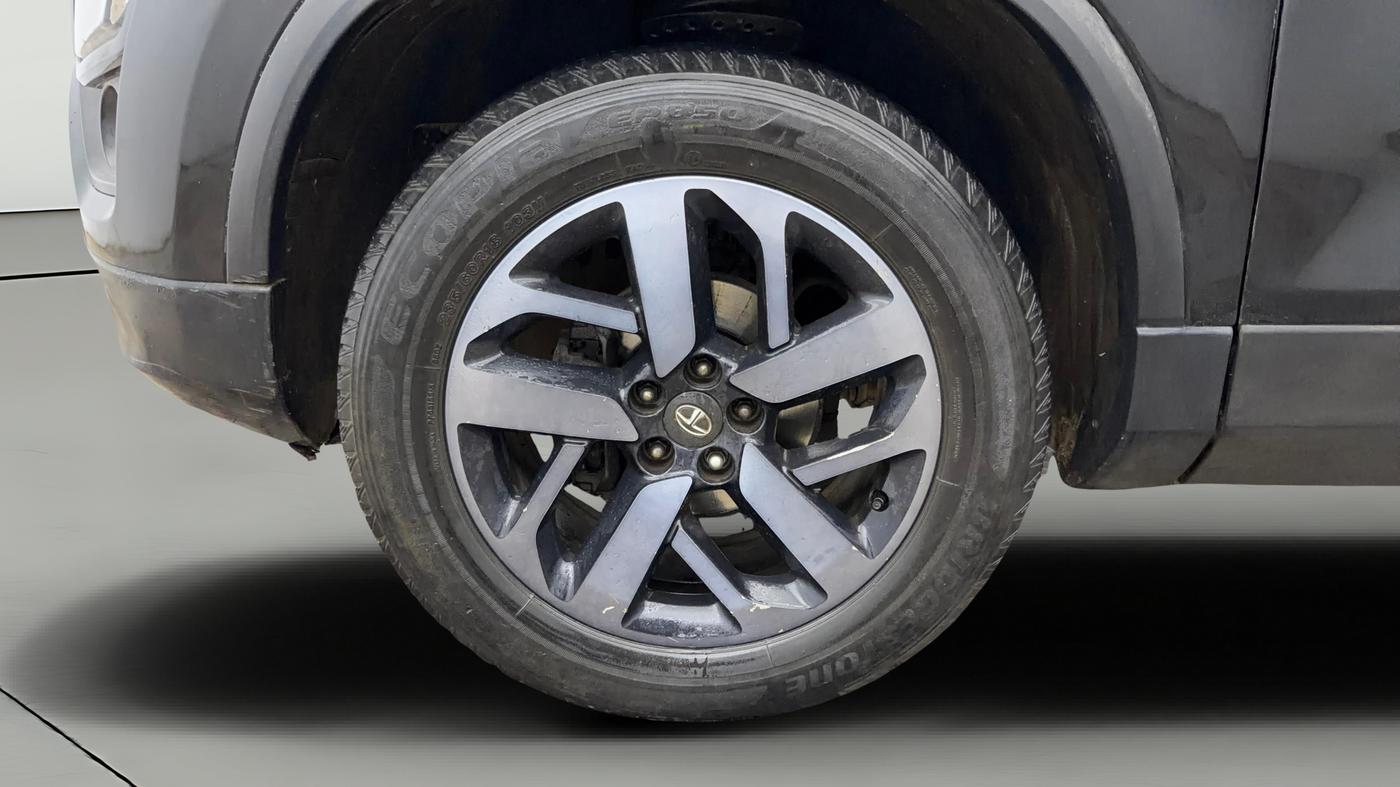 2022 Tata Harrier XZ PLUS 2.0L, Diesel, Manual, 43,368 km, Left Front Wheel