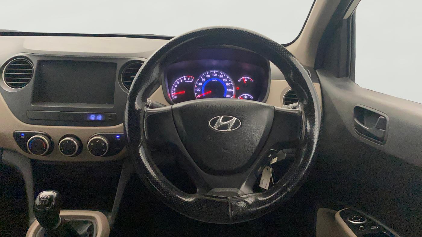 2015 Hyundai Grand i10 MAGNA 1.2 KAPPA VTVT, Petrol, Manual, 1,12,609 km, Steering Wheel Close Up