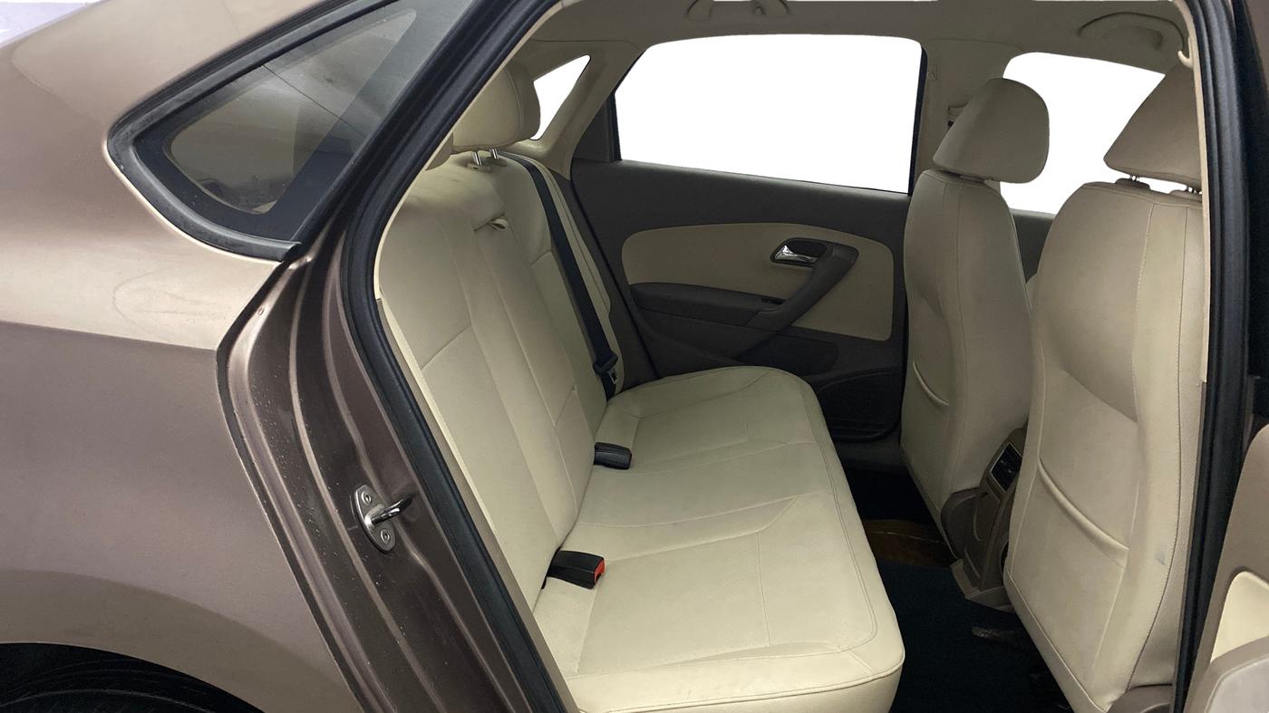 2016 Skoda Rapid STYLE 1.5 TDI AT, Diesel, Automatic, 1,02,150 km, Right Side Rear Door Cabin