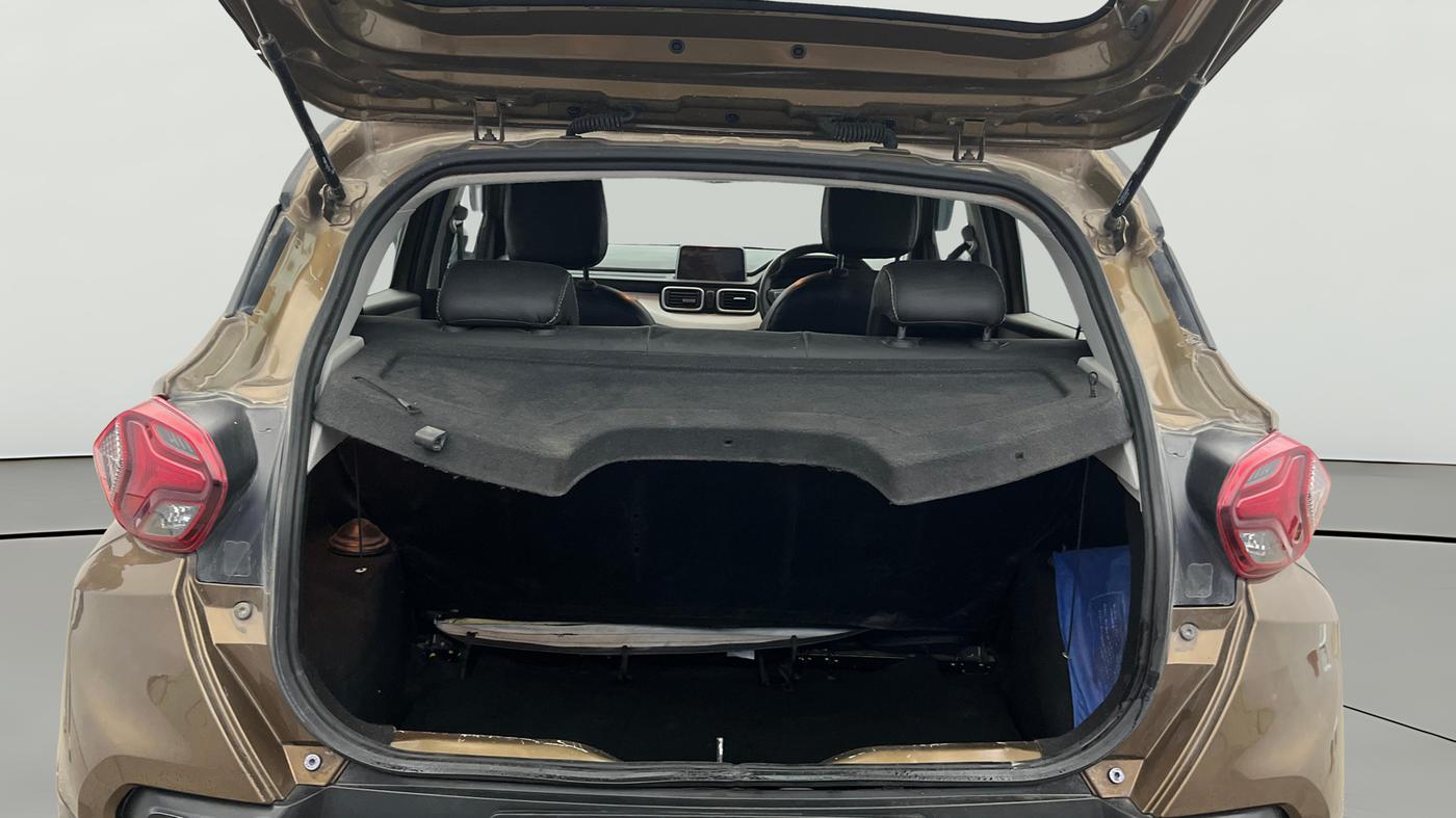 2022 Tata PUNCH CREATIVE  1.2 RTN DUAL TONE, Petrol, Manual, 65,672 km, Boot Open Zoomed View