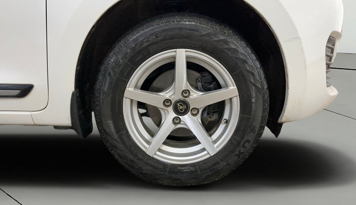 2023 Maruti Swift LXI, Petrol, Manual, 30,395 km, Right Front Wheel