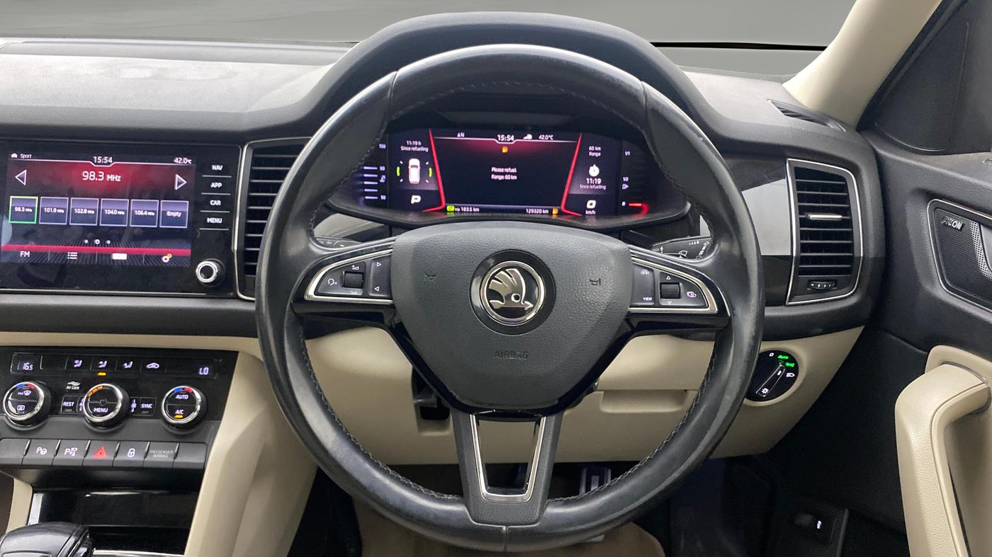 2018 Skoda Kodiaq L&K 2.0 TDI 4X4 AT, Diesel, Automatic, 1,29,281 km, Steering Wheel Close Up