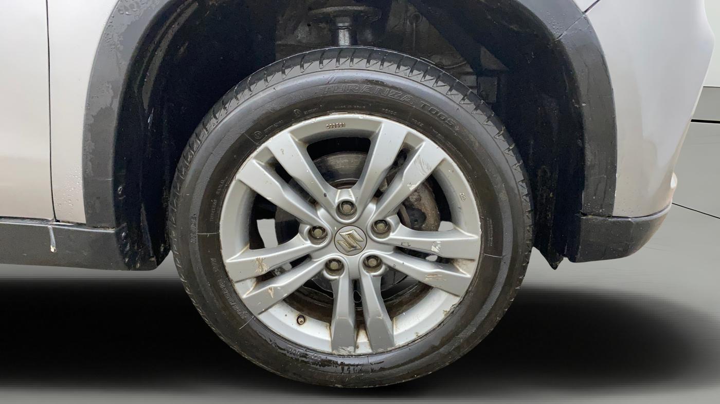 2017 Maruti Vitara Brezza ZDI, Diesel, Manual, 92,036 km, Right Front Wheel