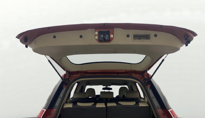 2017 Mahindra XUV500 W4, Diesel, Manual, 85,231 km, Boot Door Open