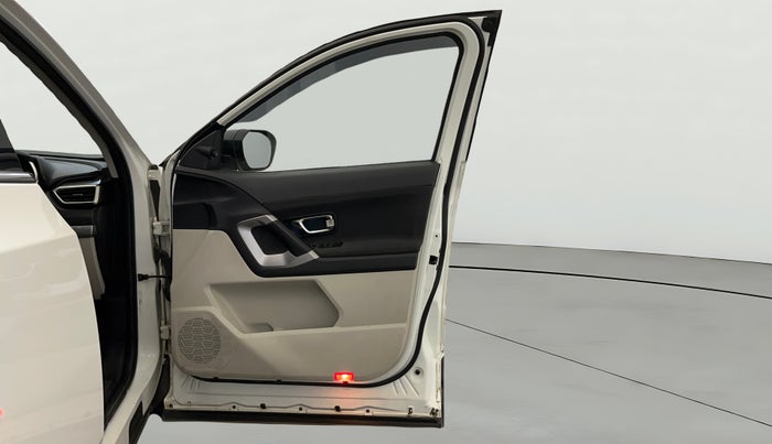 2022 Tata Safari XT PLUS, Diesel, Manual, 69,692 km, RHS Front Door