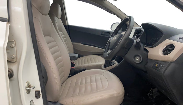 2015 Hyundai Grand i10 MAGNA 1.2 KAPPA VTVT, CNG, Manual, 1,13,214 km, Right Side Front Door Cabin