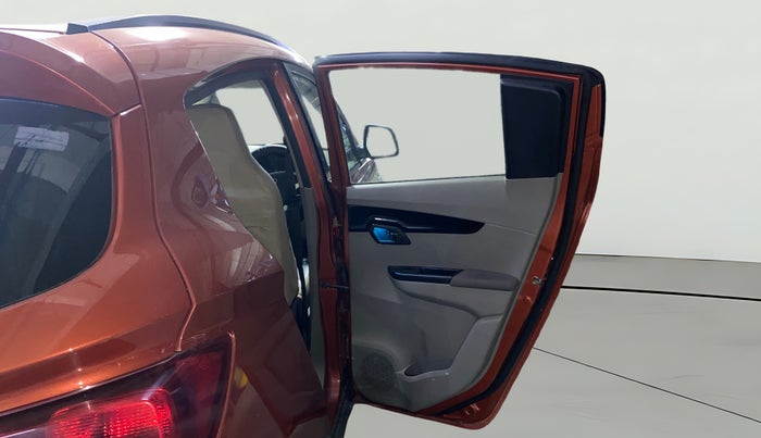 2017 Mahindra Kuv100 K6 6 STR, Petrol, Manual, 27,723 km, RHS Rear Door