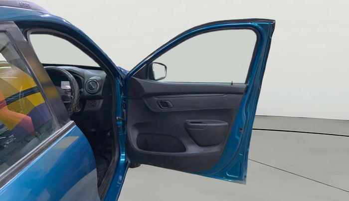 2022 Renault Kwid RXT 1.0, Petrol, Manual, 31,728 km, RHS Front Door