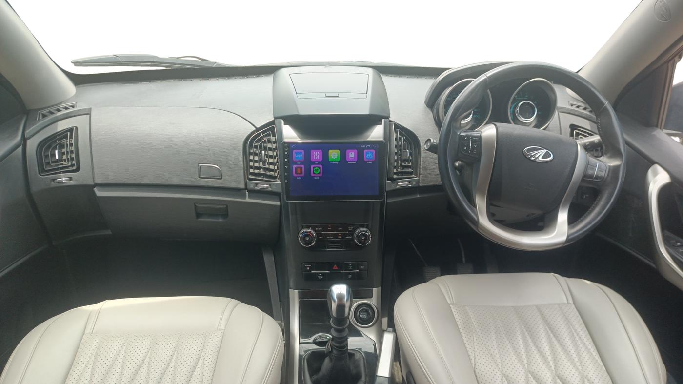 2019 Mahindra XUV500 W9, Diesel, Manual, 1,21,839 km, Dashboard
