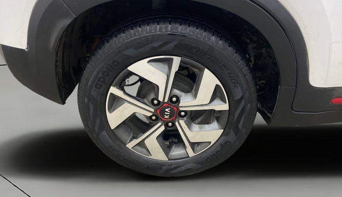 2020 KIA SONET GTX PLUS 1.5 AT, Diesel, Automatic, 75,959 km, Right Rear Wheel