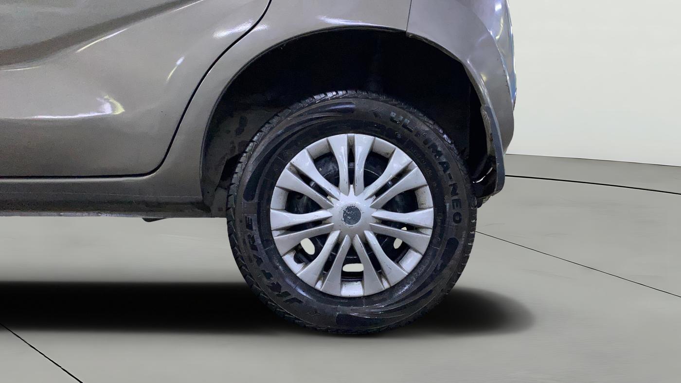 2016 Datsun Redi Go T, Petrol, Manual, 20,630 km, Left Rear Wheel