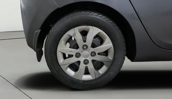 2015 Hyundai Eon SPORTZ, Petrol, Manual, 58,584 km, Right Rear Wheel