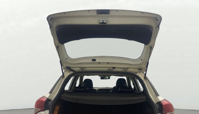 2017 Hyundai Elite i20 ASTA 1.2 (O), Petrol, Manual, 35,801 km, Boot Door Open