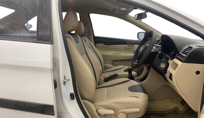 2017 Maruti Ciaz DELTA 1.4 MT PETROL, Petrol, Manual, 40,362 km, Right Side Front Door Cabin