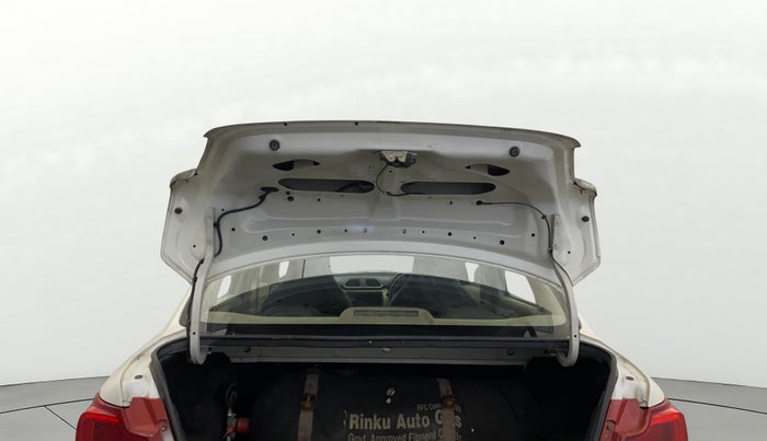 2017 Maruti Dzire LXI, CNG, Manual, 78,941 km, Boot Door Open