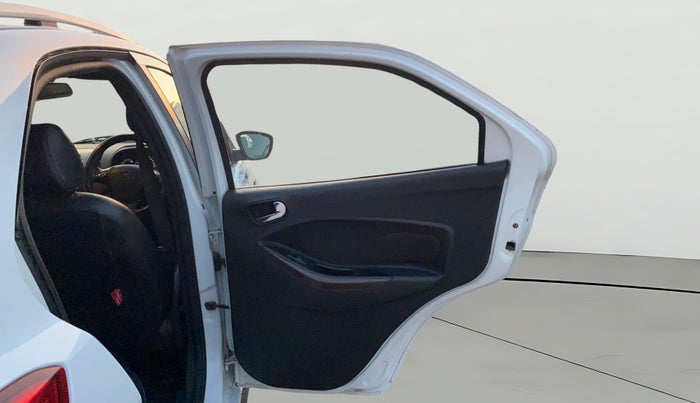 2018 Ford FREESTYLE TITANIUM 1.5 DIESEL, Diesel, Manual, 1,30,602 km, RHS Rear Door