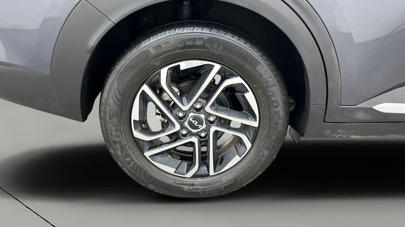 2023 KIA CARENS LUXURY PLUS IMT 1.5 DIESEL IMT, Diesel, Manual, 13,420 km, Right Rear Wheel