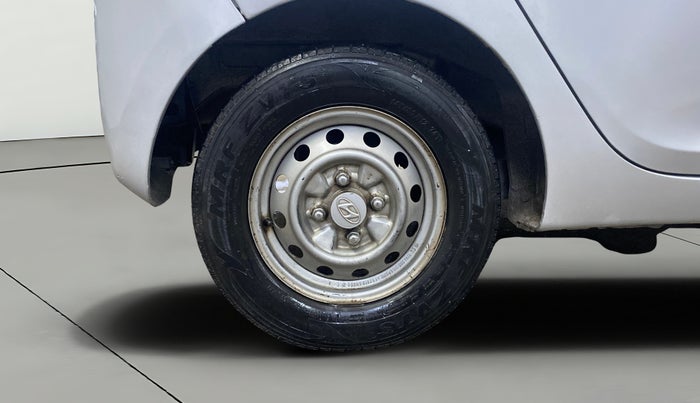 2015 Hyundai Eon ERA +, CNG, Manual, 82,955 km, Right Rear Wheel