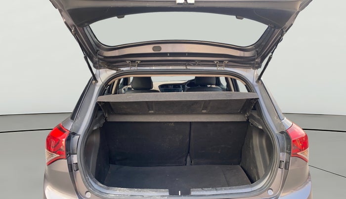 2017 Hyundai Elite i20 ASTA 1.2 (O), Petrol, Manual, 1,01,369 km, Boot Open Zoomed View