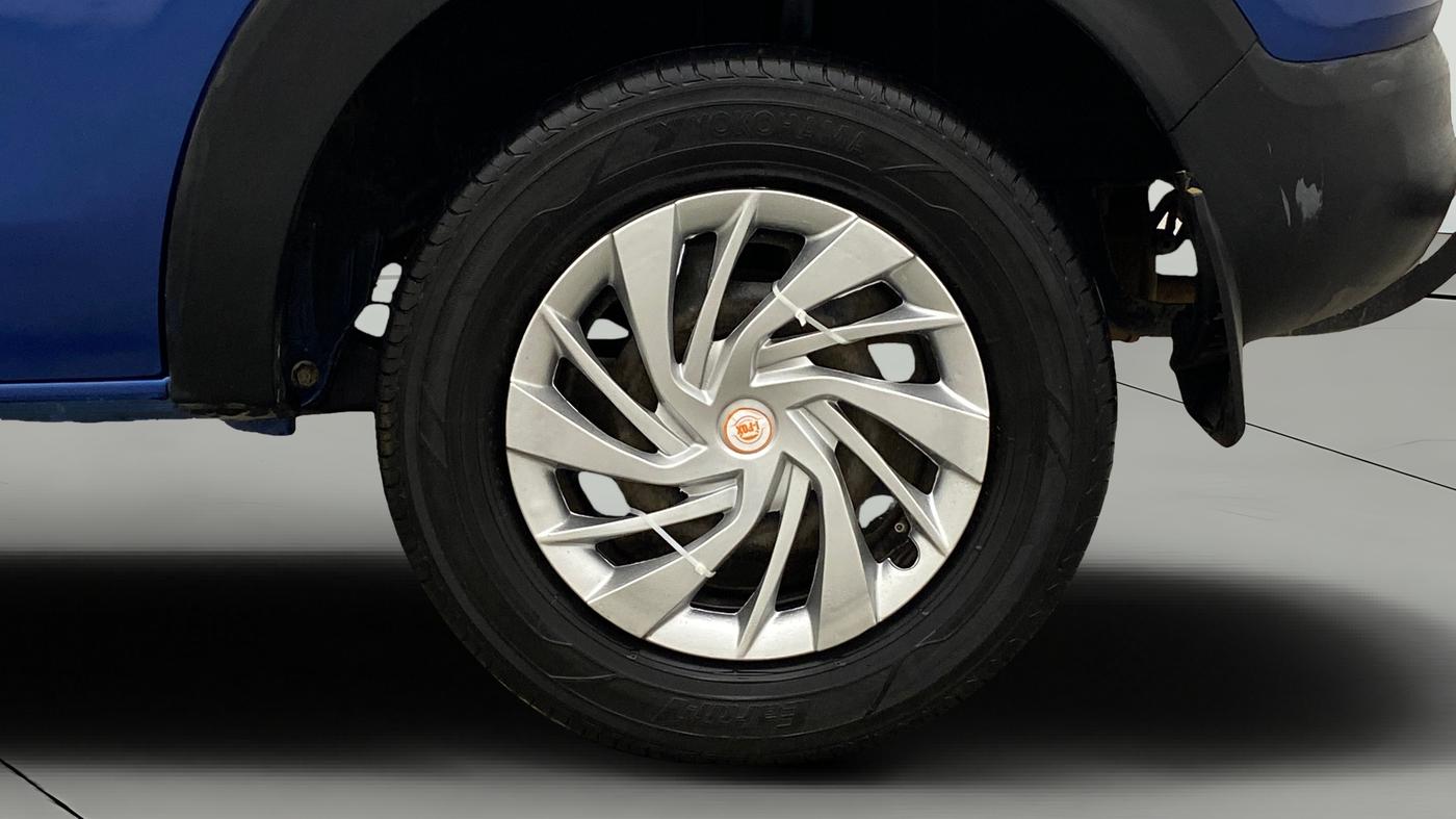 2022 Renault TRIBER RXT, Petrol, Manual, 87,266 km, Left Rear Wheel