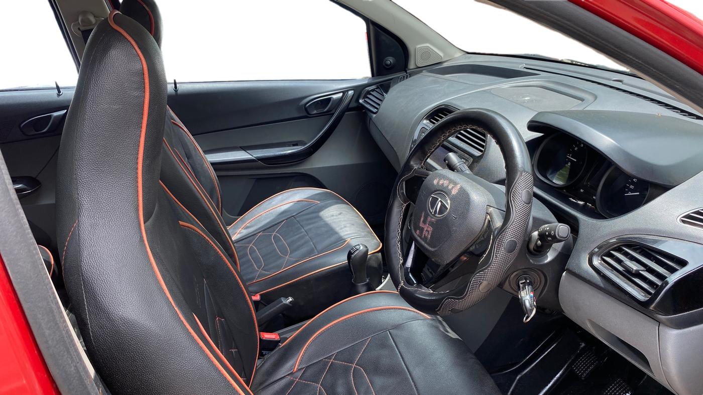 2018 Tata TIGOR XM PETROL, CNG, Manual, 92,069 km, Right Side Front Door Cabin