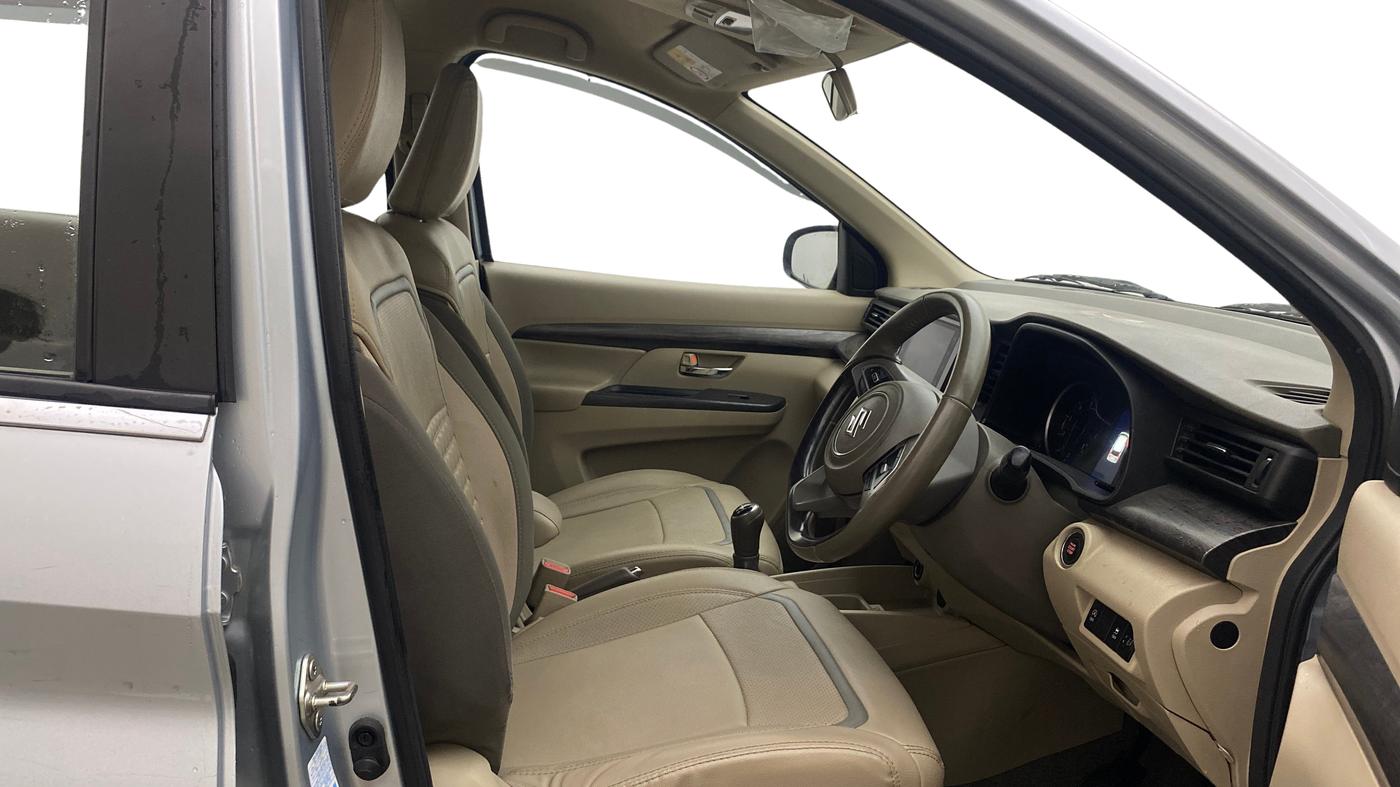 2022 Maruti Ertiga ZXI SHVS, Petrol, Manual, 66,537 km, Right Side Front Door Cabin