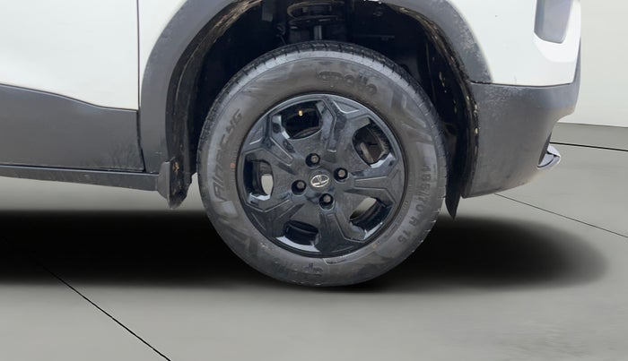 2022 Tata PUNCH ACCOMPLISHED AMT, Petrol, Automatic, 36,932 km, Right Front Wheel