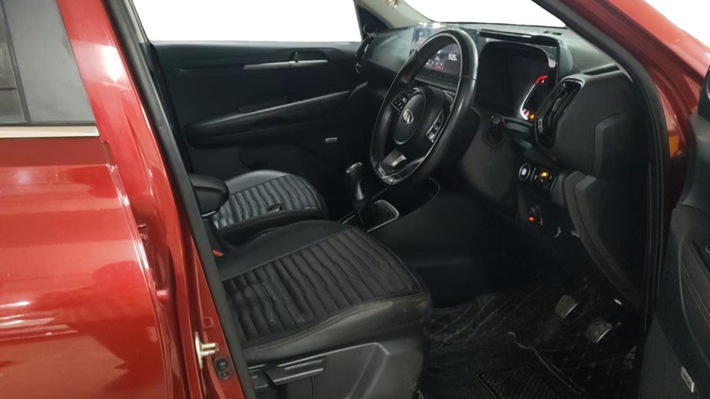 2020 KIA SONET GTX PLUS 1.5, Diesel, Manual, 1,10,909 km, Right Side Front Door Cabin
