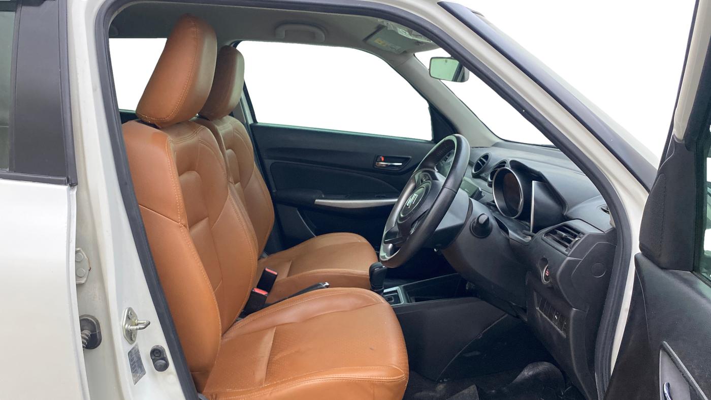 2018 Maruti Swift ZDI AMT, Diesel, Automatic, 87,271 km, Right Side Front Door Cabin
