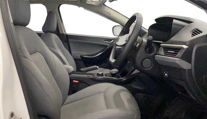 2025 Tata NEXON FEARLESS + SUNROOF DCA DUAL TONE 1.2 PETROL, CNG, Automatic, 9,111 km, Right Side Front Door Cabin