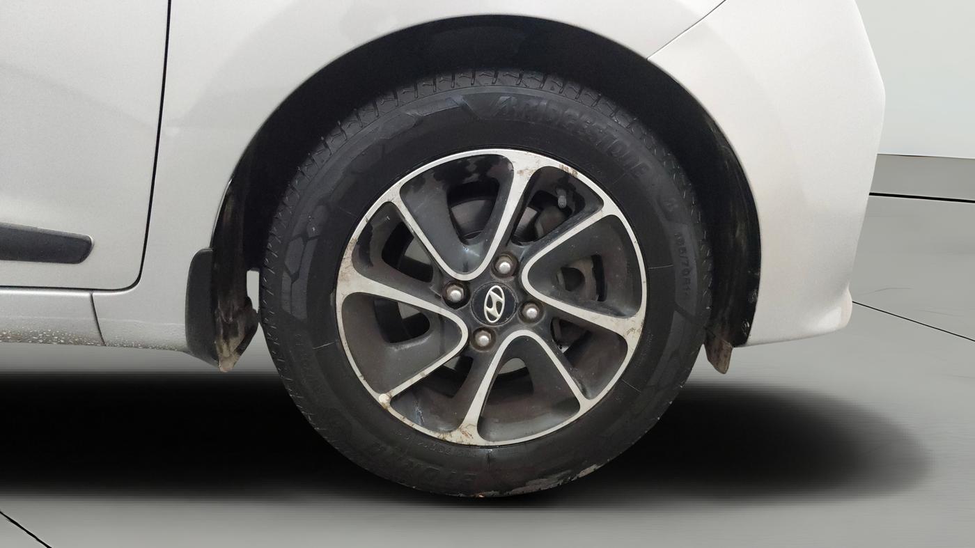 2017 Hyundai Grand i10 ASTA 1.2 KAPPA VTVT, Petrol, Manual, 1,08,310 km, Right Front Wheel