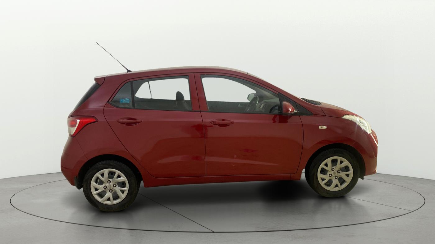 2017 Hyundai Grand i10 SPORTZ 1.2 KAPPA VTVT, Petrol, Manual, 33,231 km, Right Side View