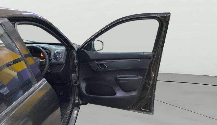 2017 Renault Kwid RXT 1.0 AMT, Petrol, Automatic, 53,753 km, RHS Front Door