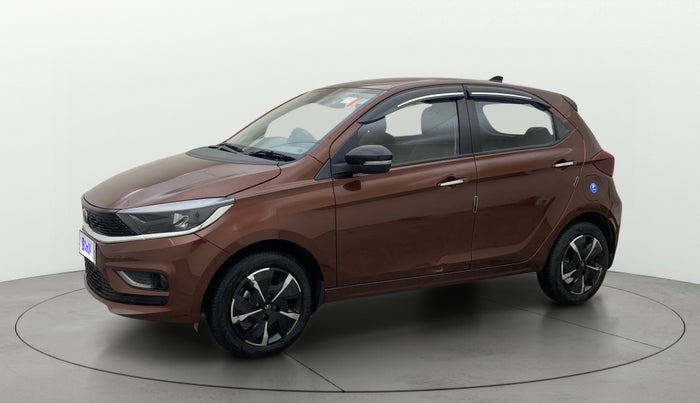 2025 Tata Tiago XZA, Petrol, Automatic, 3,852 km, Left Front Diagonal
