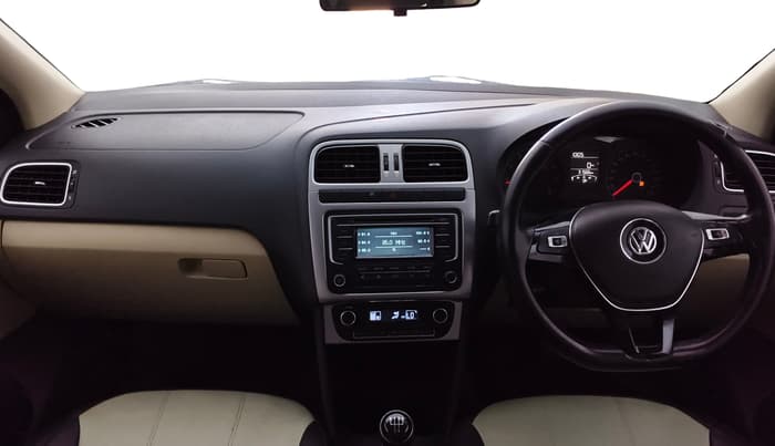 2015 Volkswagen Polo HIGHLINE1.2L, Petrol, Manual, 31,566 km, Dashboard
