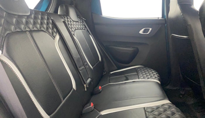 2021 Renault Kwid CLIMBER 1.0 (O), Petrol, Manual, 25,526 km, Right Side Rear Door Cabin