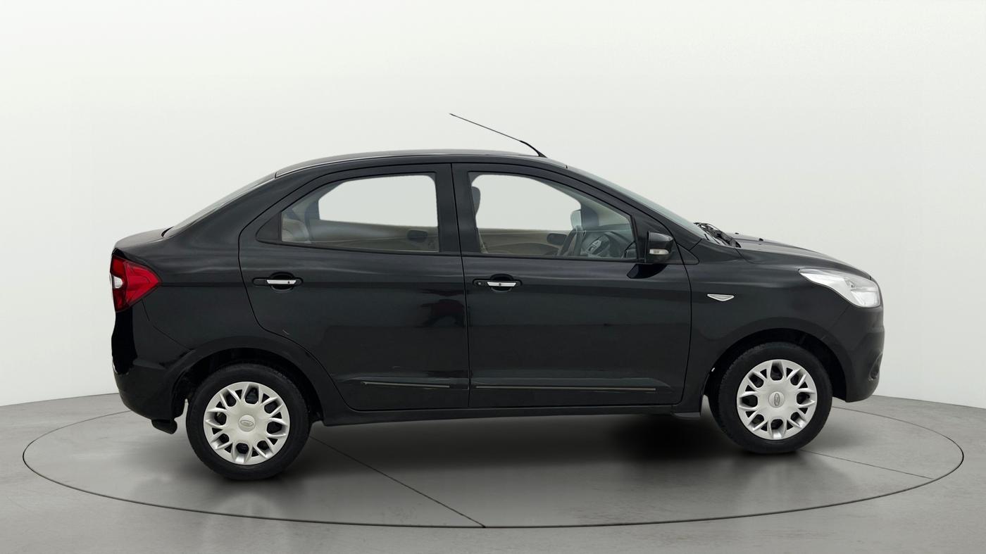 2015 Ford Figo Aspire TREND 1.2 PETROL, Petrol, Manual, 1,05,000 km, Right Side View