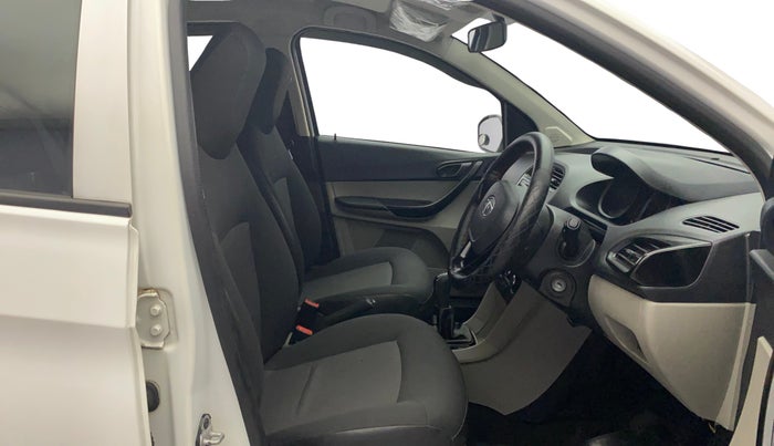 2018 Tata Tiago XT PETROL, Petrol, Manual, 55,721 km, Right Side Front Door Cabin
